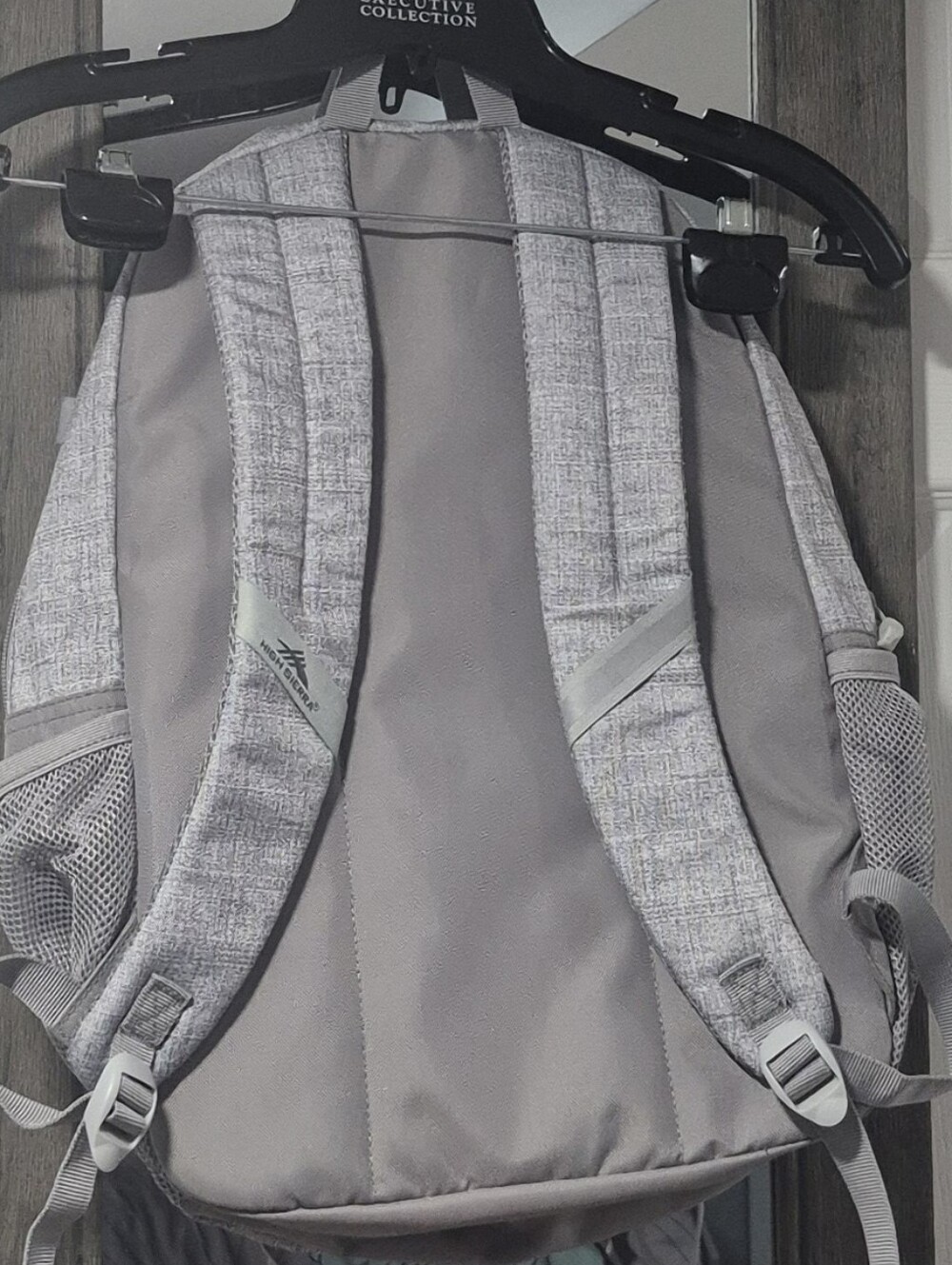 High Sierra Light Gray Textured Backpack - Picture 3 of 4